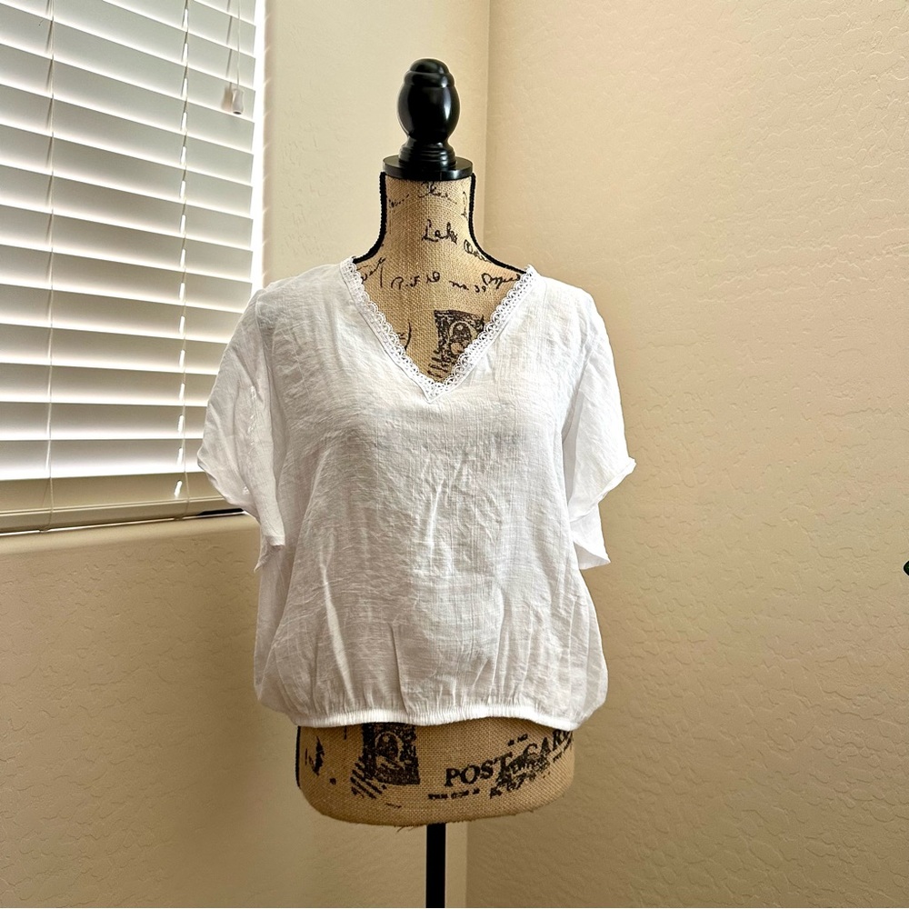 Counterparts White V-Neck Blouse